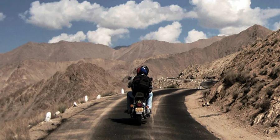 Leh Ladakh Couple Bike Trip, 1706784195_204077-leh-ladakh-couple-bike-trip-for-couple-package-slider-image.webp
