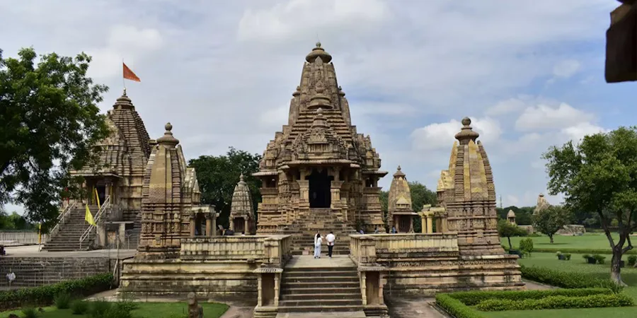 Khajuraho Orchha Heritage Tour by Volvo