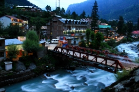 Manali Tour Package From Delhi by Volvo